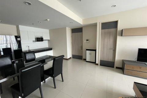 Condo in Bangkok, Thailand, 2 bedrooms  № 184229 - photo 2