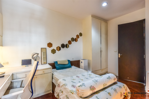 Condo in Bangkok, Thailand, 2 bedrooms  № 184225 - photo 4