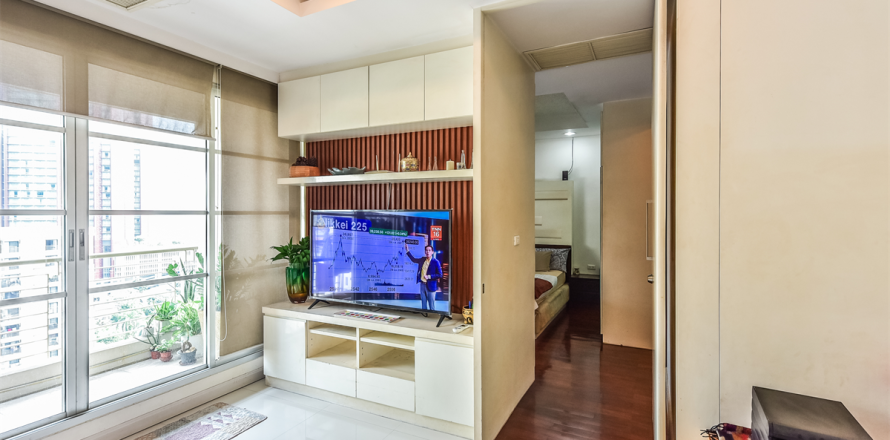 Condo in Bangkok, Thailand, 2 bedrooms  № 184225