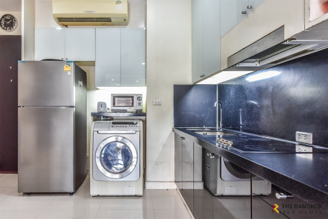 Condo in Bangkok, Thailand, 2 bedrooms  № 184225 - photo 6