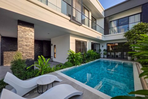 Villa in Bang Lamung, Thailand 4 Schlafzimmer № 222716 - Foto 2
