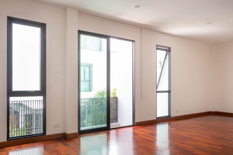 Дом в Бангкоке, Таиланд с 3 спальнями  № 143568 - фото 16