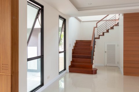 Дом в Бангкоке, Таиланд с 3 спальнями  № 143568 - фото 4