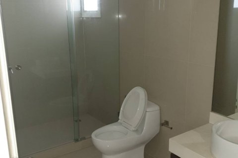 Кондоминиум с 3 спальнями в Бангкоке, Таиланд № 143570 - фото 16