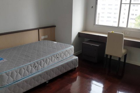 Кондоминиум с 3 спальнями в Бангкоке, Таиланд № 143570 - фото 12