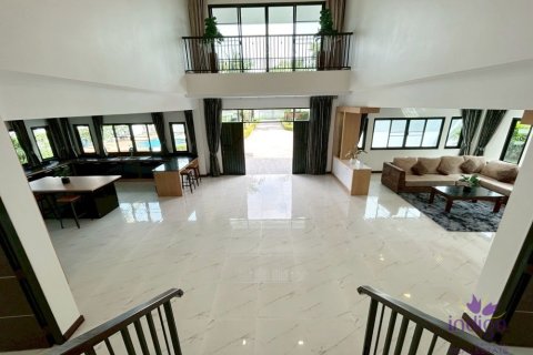 House in Chiang Mai, Thailand 5 bedrooms № 162677 - photo 28