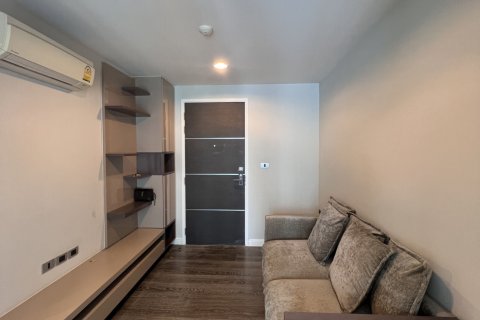 Studio in the Condo in Watthana, Bangkok, Thailand  № 161286