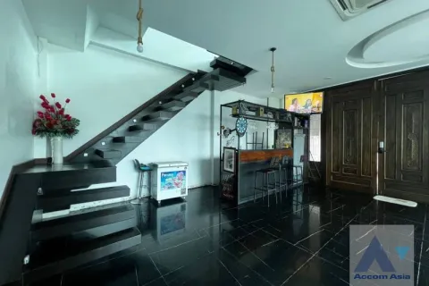 Haus in Lat Phrao, Bangkok, Thailand 4 Schlafzimmer № 216298 - Foto 11