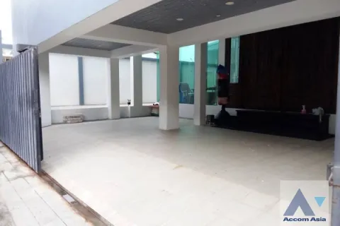 Haus in Lat Phrao, Bangkok, Thailand 4 Schlafzimmer № 216298 - Foto 8