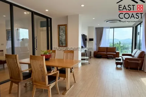 Casa de 4 dormitorios en Pattaya, Tailandia № 213347 - foto 4