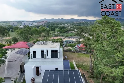 Casa de 4 dormitorios en Pattaya, Tailandia № 213347 - foto 8