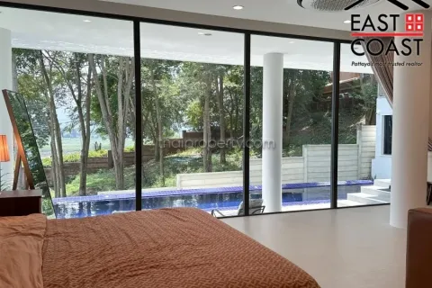 Casa de 4 dormitorios en Pattaya, Tailandia № 213347 - foto 24