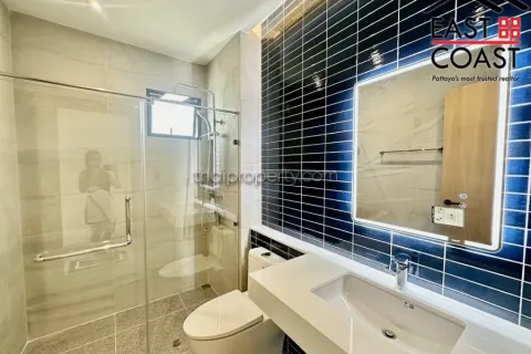 Casa de 5 dormitorios en Pattaya, Tailandia № 213351 - foto 18