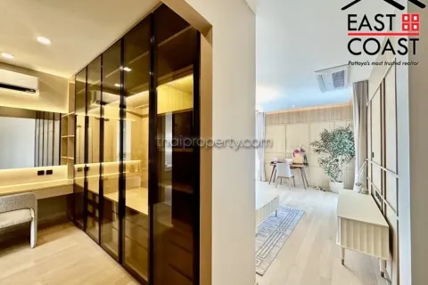 Casa de 5 dormitorios en Pattaya, Tailandia № 213351 - foto 11