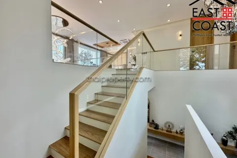 Casa de 5 dormitorios en Pattaya, Tailandia № 213351 - foto 5