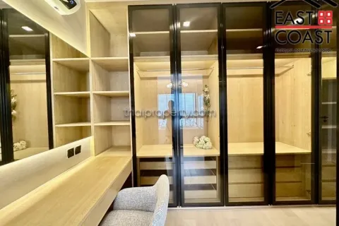 Casa de 5 dormitorios en Pattaya, Tailandia № 213351 - foto 10
