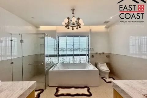 Casa de 5 dormitorios en Pattaya, Tailandia № 213351 - foto 12