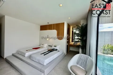 Casa de 5 dormitorios en Pattaya, Tailandia № 213351 - foto 23