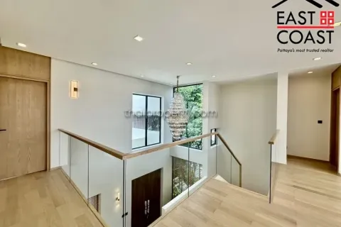 Casa de 5 dormitorios en Pattaya, Tailandia № 213351 - foto 6