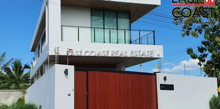 Casa de 4 dormitorios en Pattaya, Tailandia № 213348