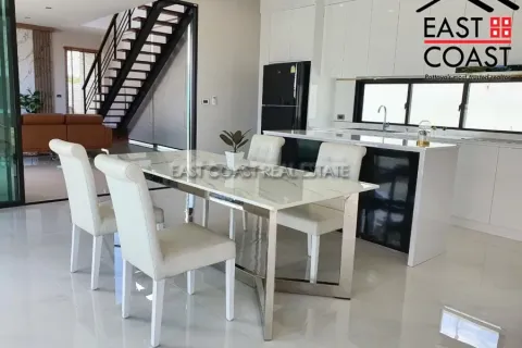 Casa de 4 dormitorios en Pattaya, Tailandia № 213348 - foto 7