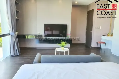 Casa de 4 dormitorios en Pattaya, Tailandia № 213348 - foto 12