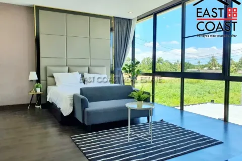 Casa de 4 dormitorios en Pattaya, Tailandia № 213348 - foto 11