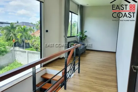 Casa de 4 dormitorios en Pattaya, Tailandia № 213348 - foto 9