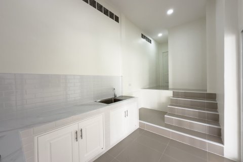 House in Phuket, Thailand 4 bedrooms № 171188 - photo 17