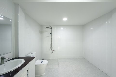 House in Phuket, Thailand 4 bedrooms № 171188 - photo 10