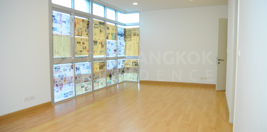 Condo in Bangkok, Thailand, 3 bedrooms № 184730
