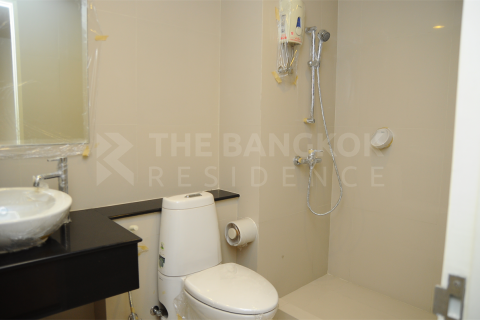 Condo in Bangkok, Thailand, 3 bedrooms № 184730 - photo 8