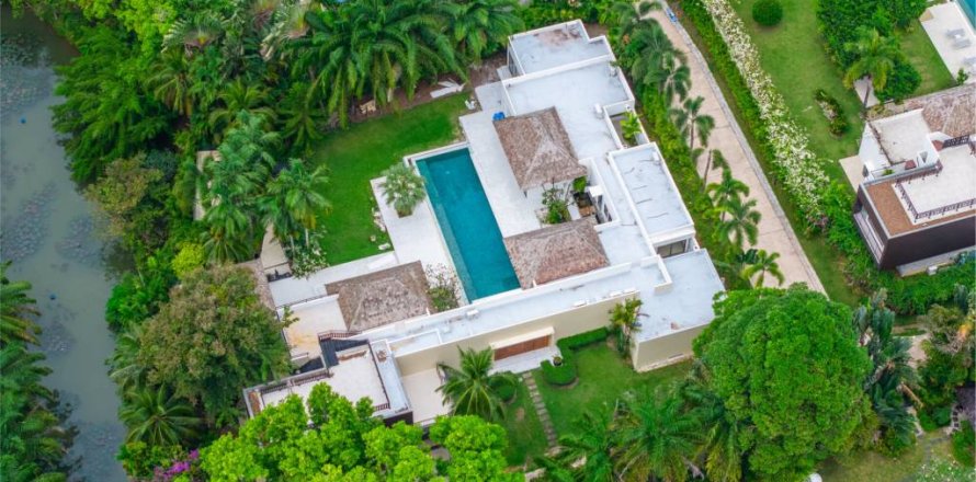 Вилла в Пхукете, Таиланд с 5 спальнями  № 158905