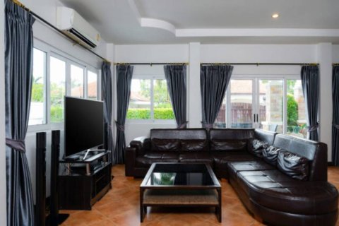 Villa in Hua Hin, Thailand 4 bedrooms № 158907 - photo 3