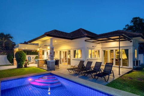 Villa in Hua Hin, Thailand 4 bedrooms № 158907