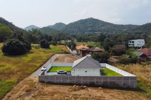 House in Pran Buri, Thailand 3 bedrooms № 158906 - photo 8