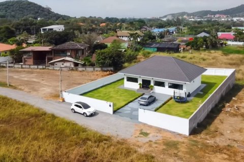 House in Pran Buri, Thailand 3 bedrooms № 158906 - photo 6