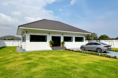 House in Pran Buri, Thailand 3 bedrooms № 158906