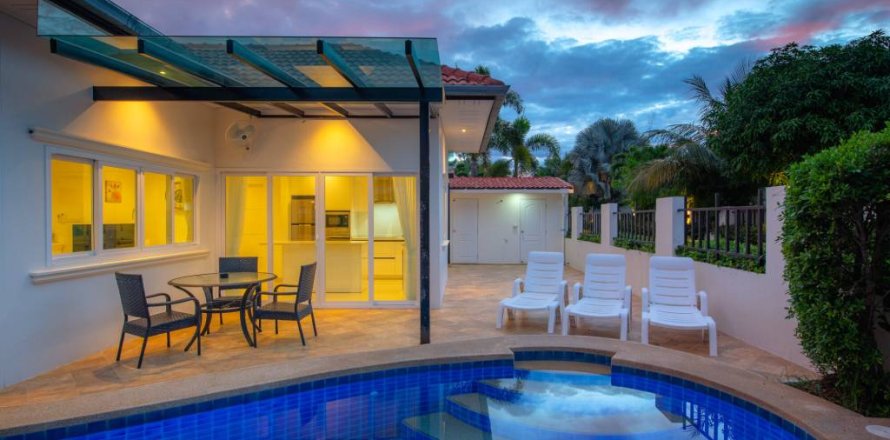 Villa in Hua Hin, Thailand 4 bedrooms № 158909