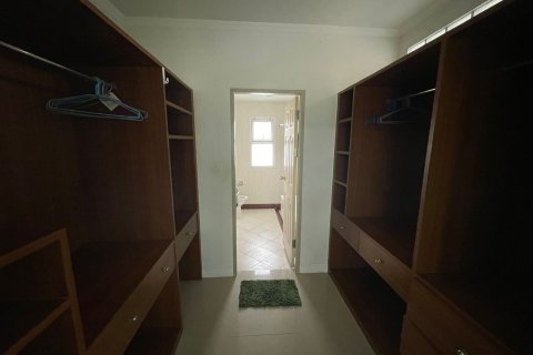 House in Phuket, Thailand 3 bedrooms № 173241 - photo 6