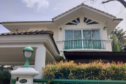 House in Phuket, Thailand 3 bedrooms № 173241 - photo 2