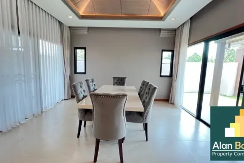 Casa de 3 dormitorios en Pattaya, Tailandia № 210953 - foto 4