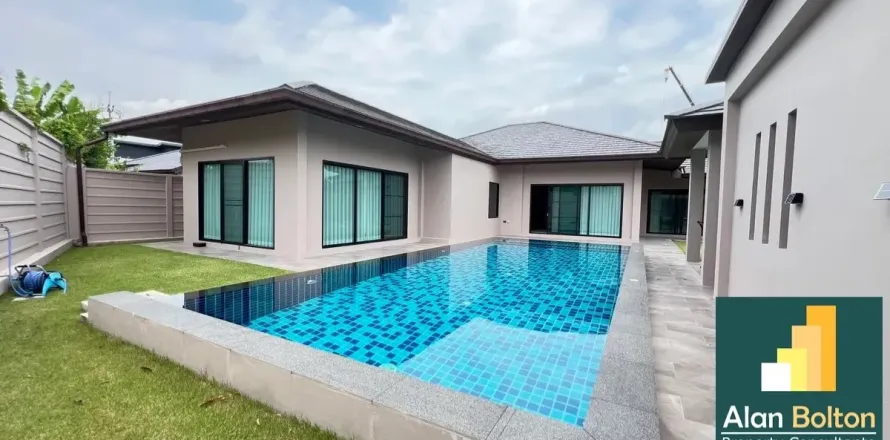 Casa de 3 dormitorios en Pattaya, Tailandia № 210953