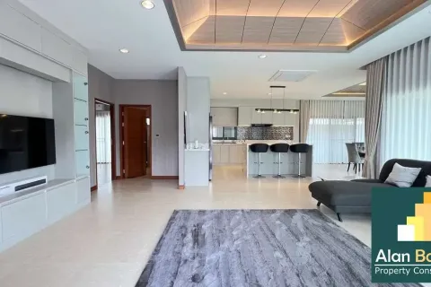 Casa de 3 dormitorios en Pattaya, Tailandia № 210953 - foto 7