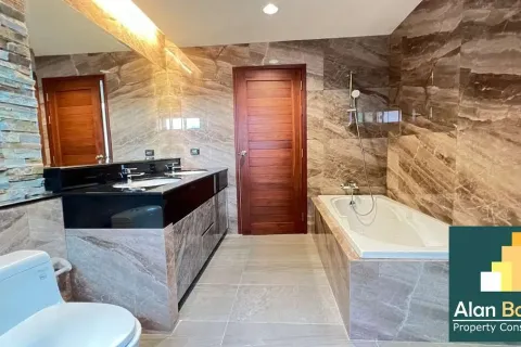 Casa de 3 dormitorios en Pattaya, Tailandia № 210953 - foto 14