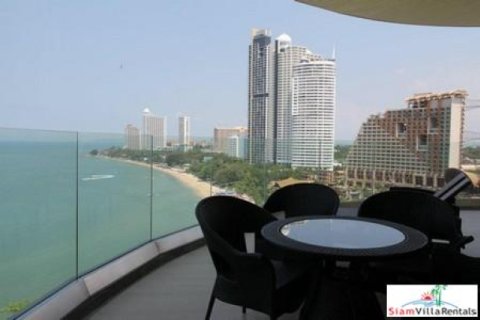 Apartment in Pattaya, Thailand 3 bedrooms № 193183