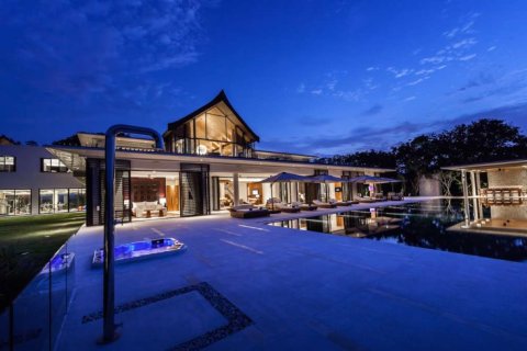 House in Phuket, Thailand 7 bedrooms № 180395 - photo 30
