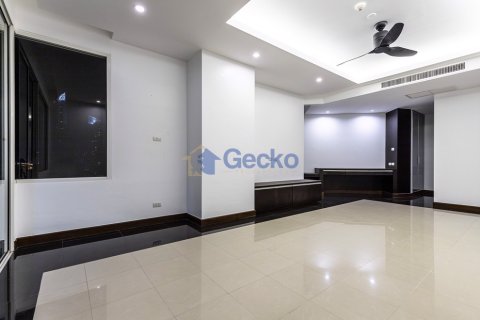 Condo in Pattaya, Thailand, 3 bedrooms № 196587 - photo 29