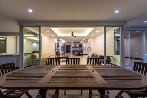 Condo in Pattaya, Thailand, 3 bedrooms № 196587 - photo 14