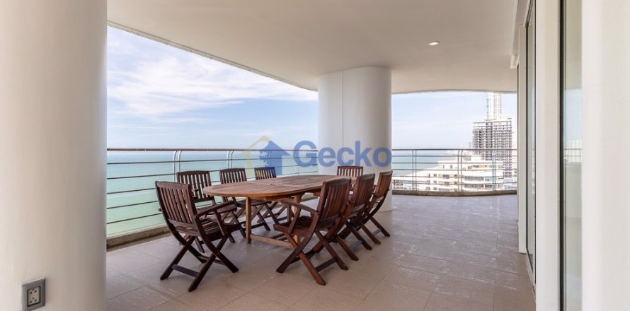 Condo in Pattaya, Thailand, 3 bedrooms № 196587